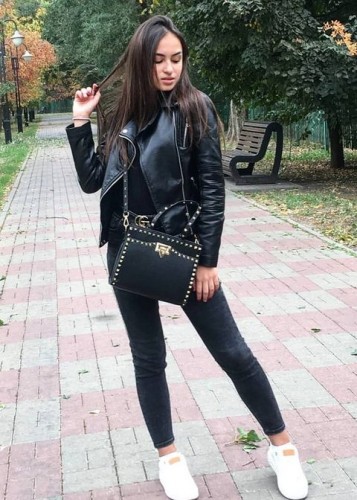 Анжелика, Г. Фурманов